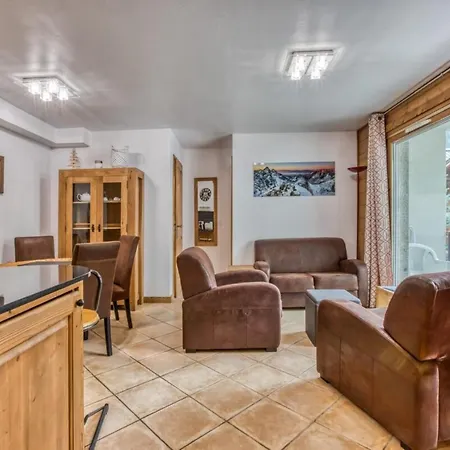 Vallet- Newly Renovated 2 Bedroom Nestled Just Off The Main Street Chamonix