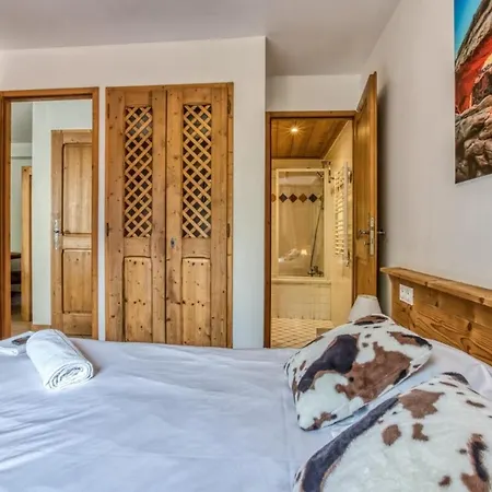 Vallet- Newly Renovated 2 Bedroom Nestled Just Off The Main Street Appartement *