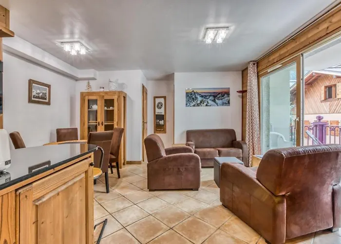 Vallet- Newly Renovated 2 Bedroom Nestled Just Off The Main Street Chamonix Mont Blanc